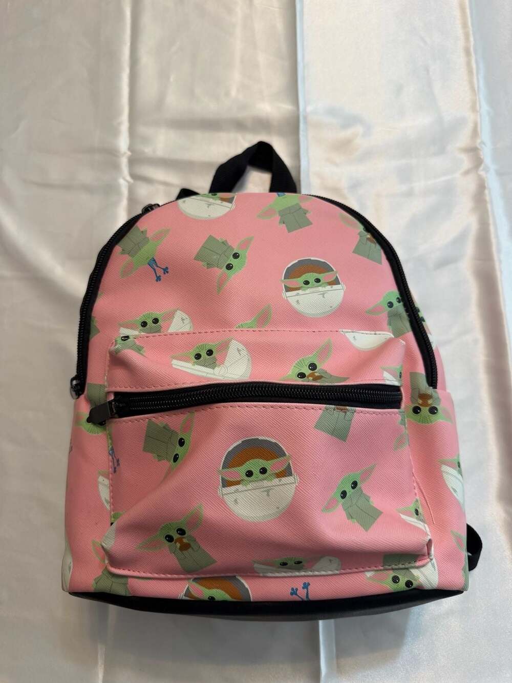 Bioworld Star Wars Mandalorian The Child Grogu Baby Yoda Pink Mini Backpack